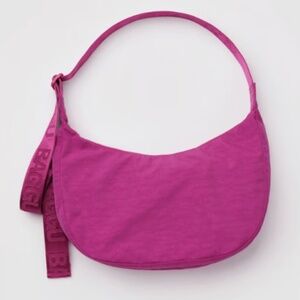 Baggu Medium Crescent Bag - Deep Fuchsia